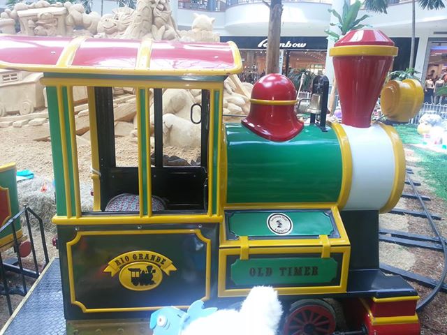 Summer train rides at Savannah Mall 