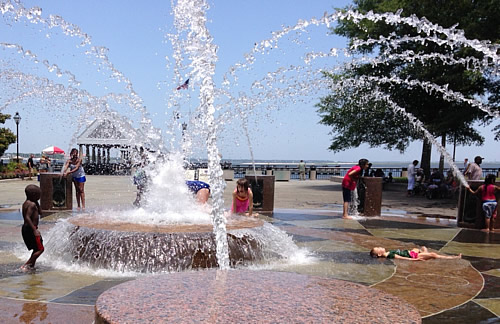 Splash Fountain Charleston Waterfront Park 