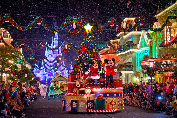 Osborne Family Lights deal Disney Two SIsters Travel Savannah 